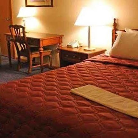 Iron Road Inn Елкинс Екстериор снимка