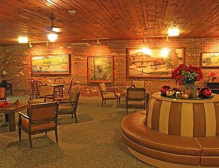 Iron Road Inn Елкинс Екстериор снимка